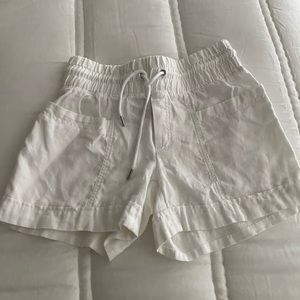 Athleta Cabo Linen 4” Short